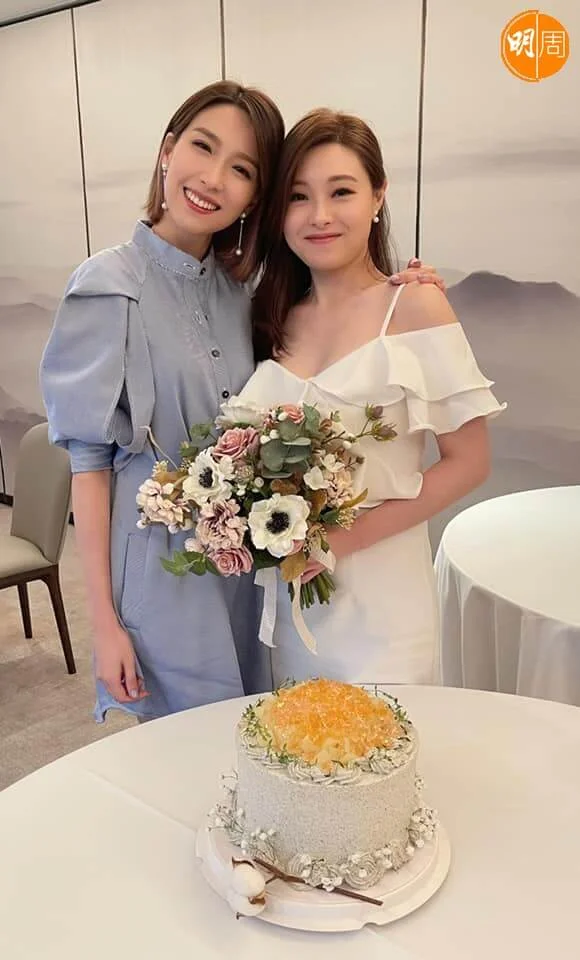 姚子羚的妹妹饒慧珊（右）、新聞主播今年結婚。