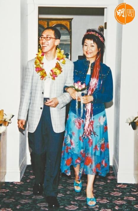 胡美儀和毛俊輝2004年在美國拉斯維加斯結婚。