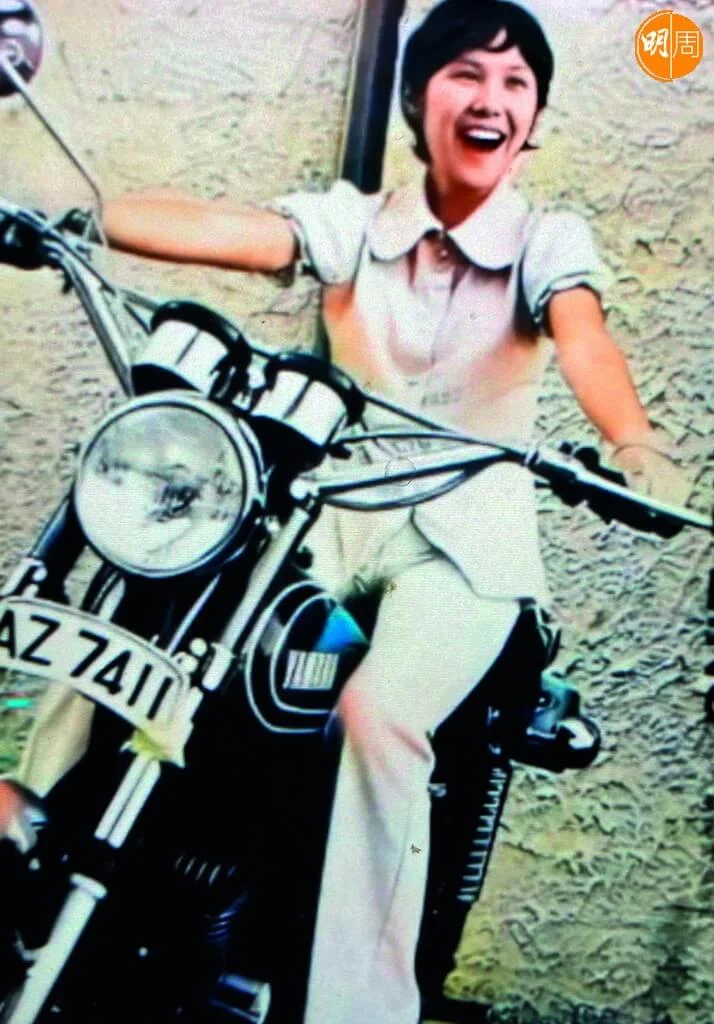 國際電懋時期出道,國泰機構時期擔正,但也一度踏足邵氏影城,首作是桂治洪導演的 《蛇殺手》,她的加盟,配搭藝訓班新人甘國亮,加上戲種驚世駭俗,當年給人留下李琳琳非一般的印象。