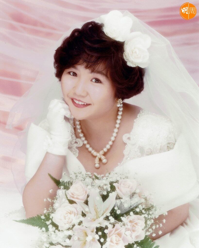 麥玲玲廿七歲結婚，她的婚紗照造型被人讚似松田聖子。