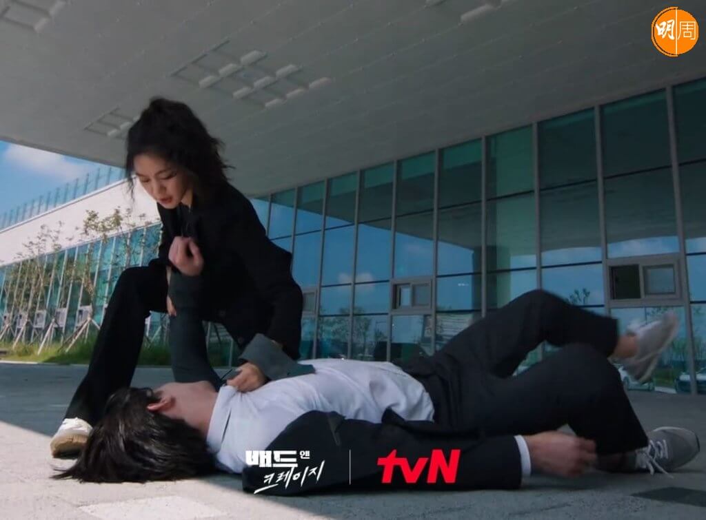 韓智恩飾演李棟旭的前度，是毒品犯罪調查組組員。