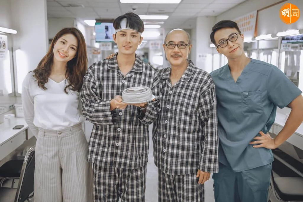 何廣沛最近和陳曉華、李成昌、吳業坤合作的劇集《搜異店》收視不錯。