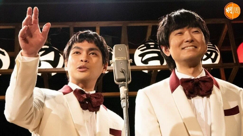 柳樂優彌（左）主演的《淺草小子》是關於青年時期北野武闖蕩江湖的故事。