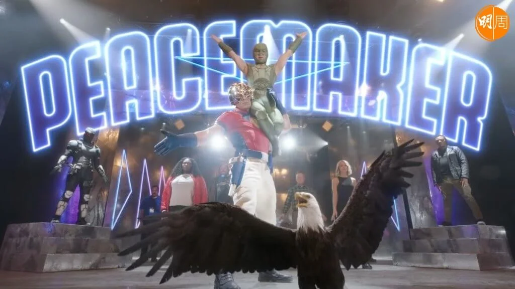 劇集開場片見主角與多名重要角色一同超級搞鬼地載歌載舞。