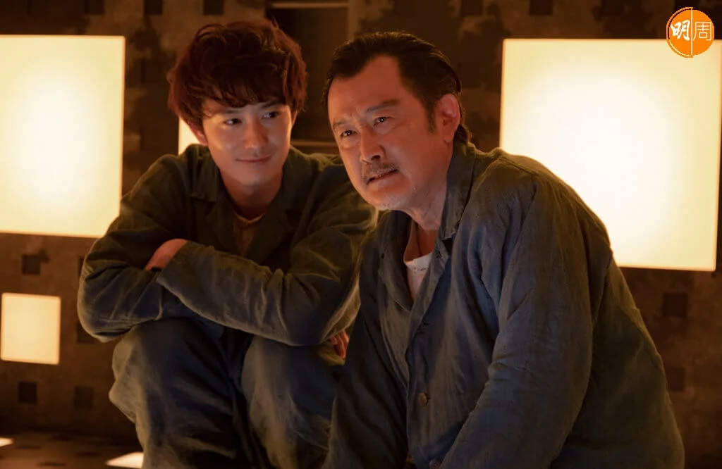 大叔吉田鋼太郎飾演的企業高層,帶出世代及貧富階層問題。