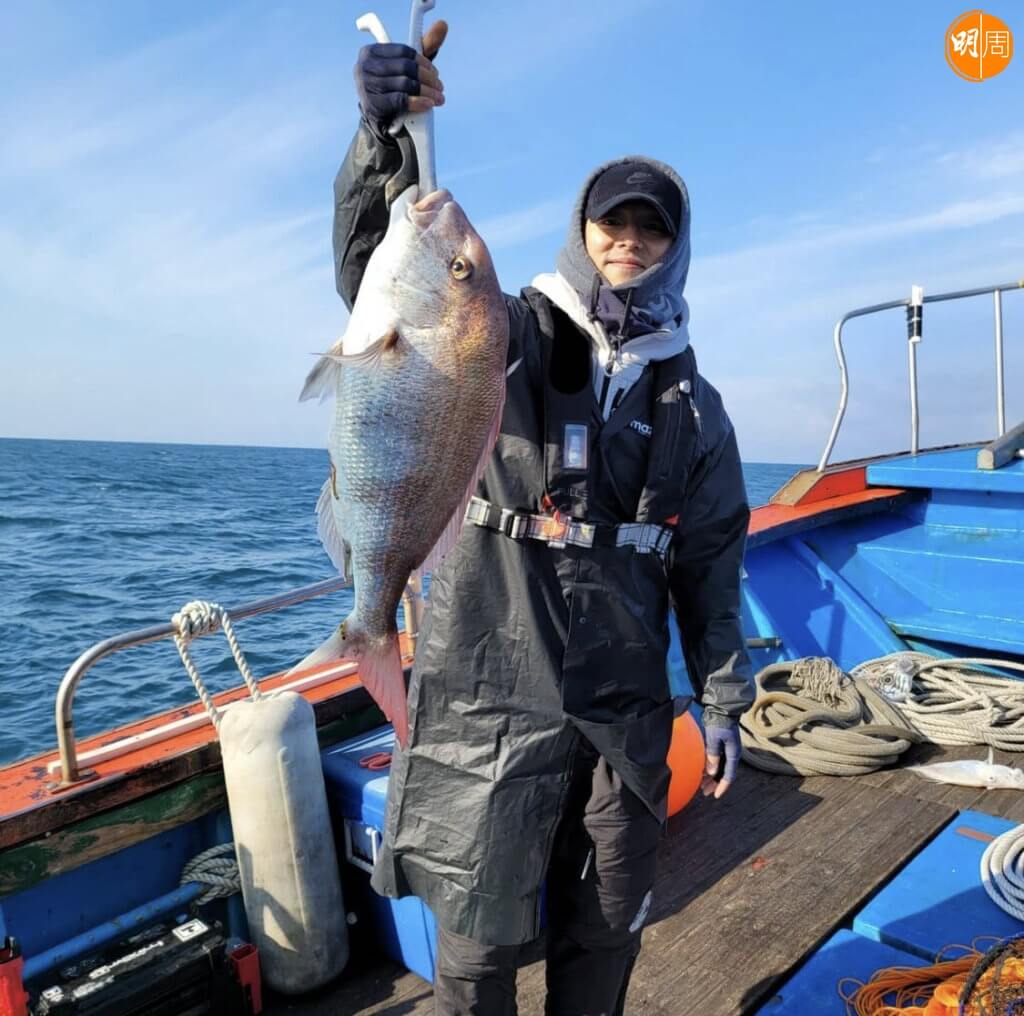 孔劉在IG上載釣到的大魚，心情愉快。