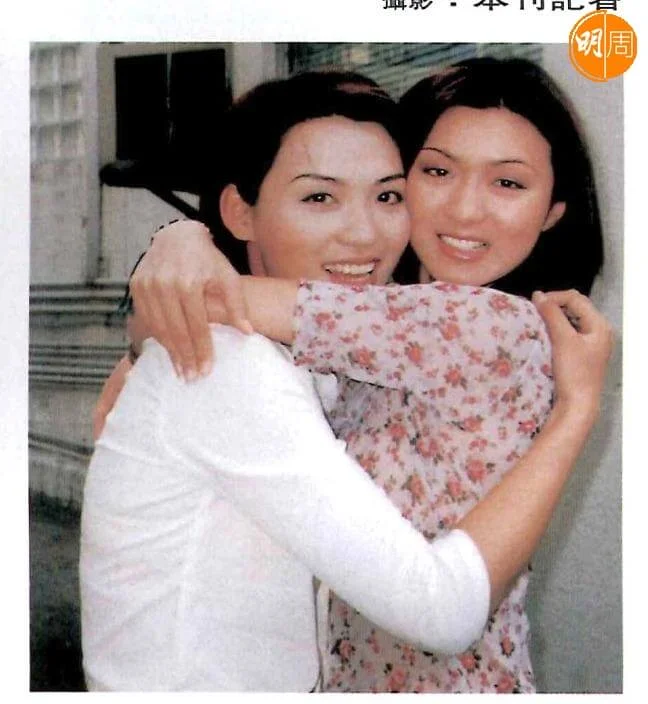 她與陳煒同是亞視出身，彼此相識多年。 