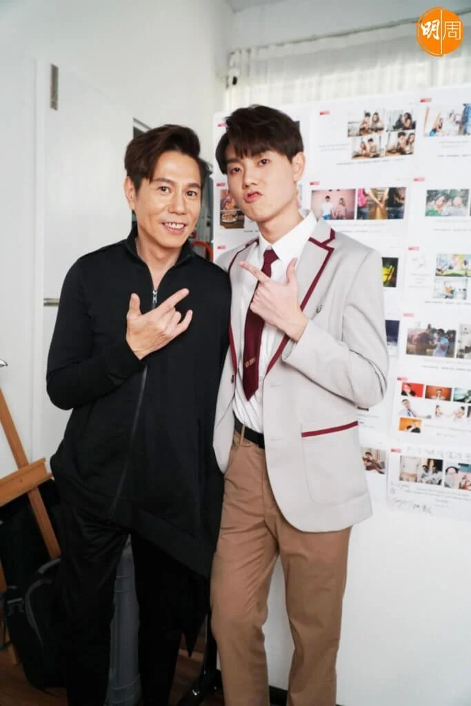 雷有輝請兒子Matt拍攝新歌《女同學》MV。