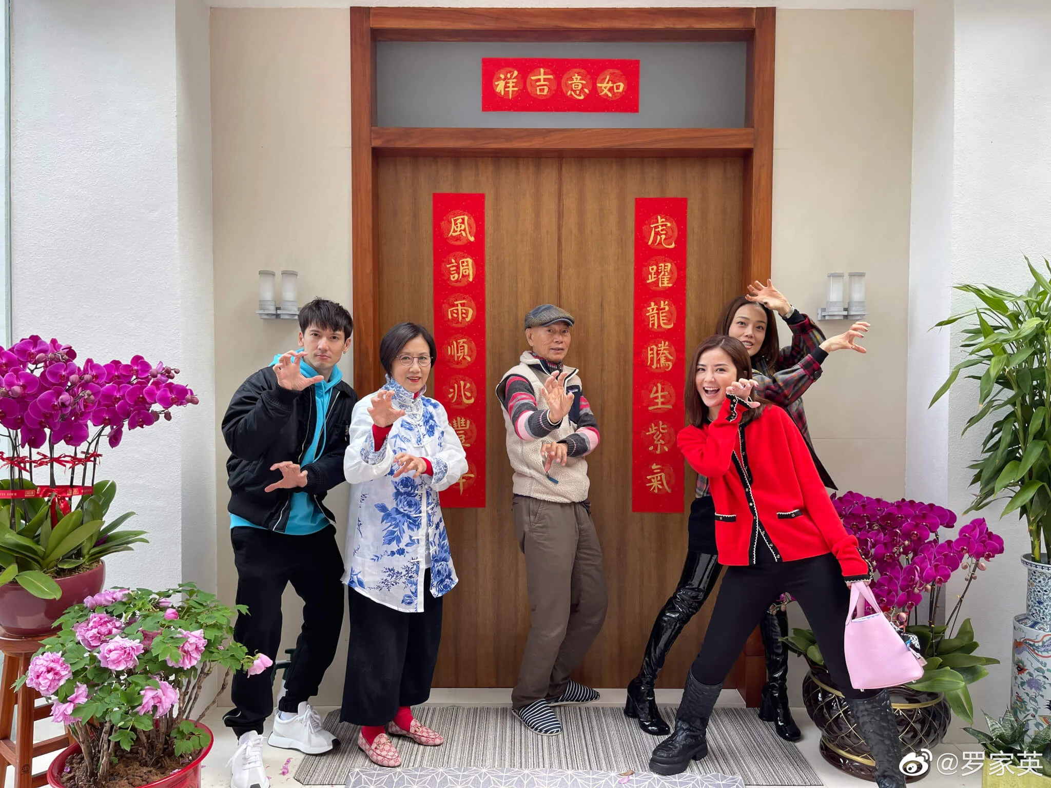 4d423f13gy1gz6gbjwvqhj23402c0b2b