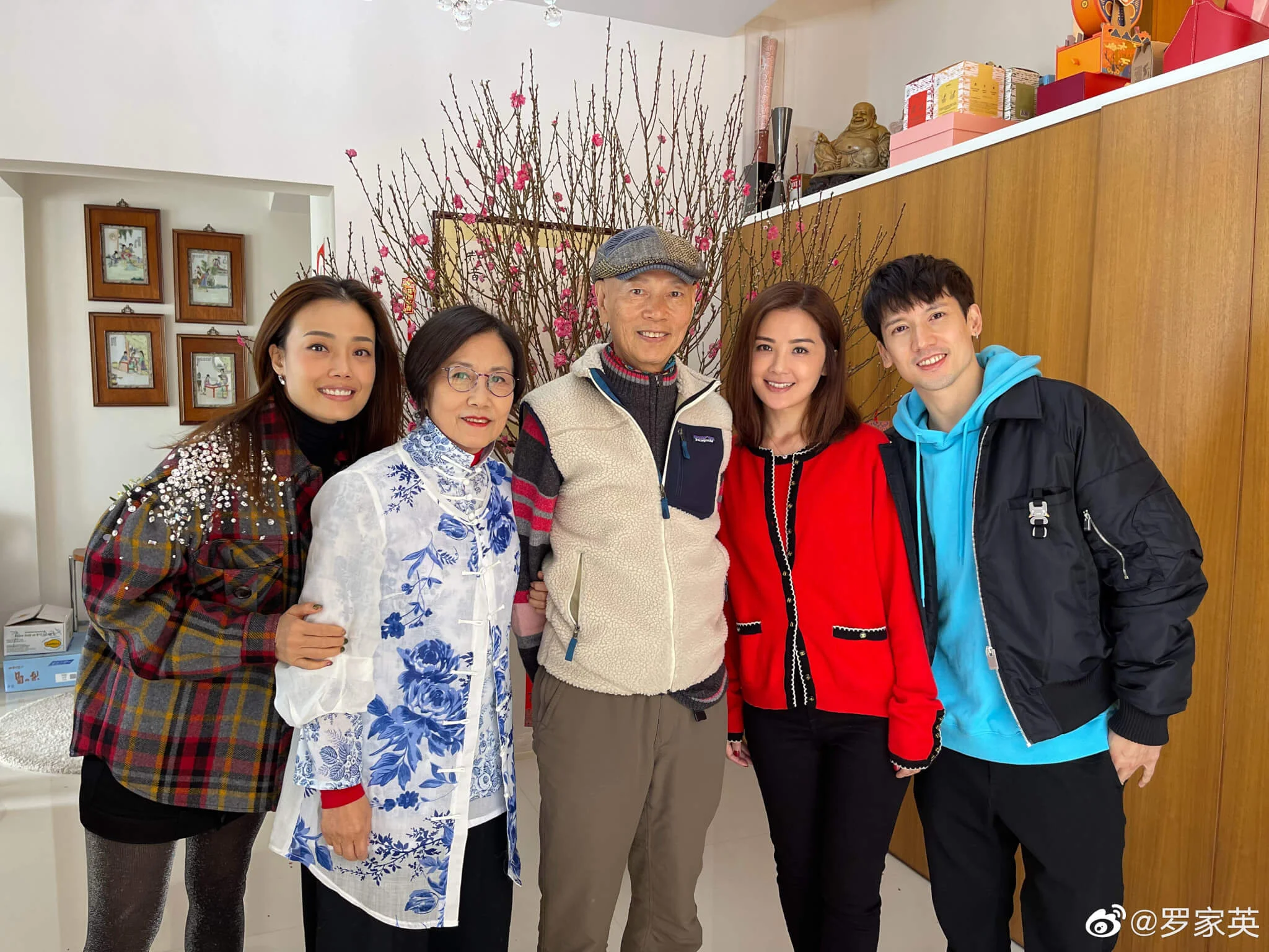 4d423f13gy1gz6gbm8uyrj23402c0hdv