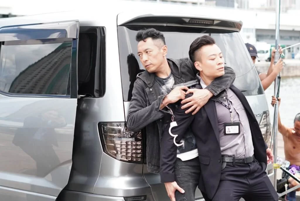 他在《鐵探》飾演警隊高層惠英紅下屬，與臥底姜皓文經常接觸。 