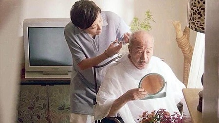 小谷與余子明在劇集《940920》飾演兩父女，老戲骨在身邊已感受到他的氣場。