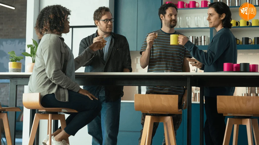 劇集講述初創公司WeWork如何開創共享空間潮流,由成名至衰敗的戲劇化歷程。