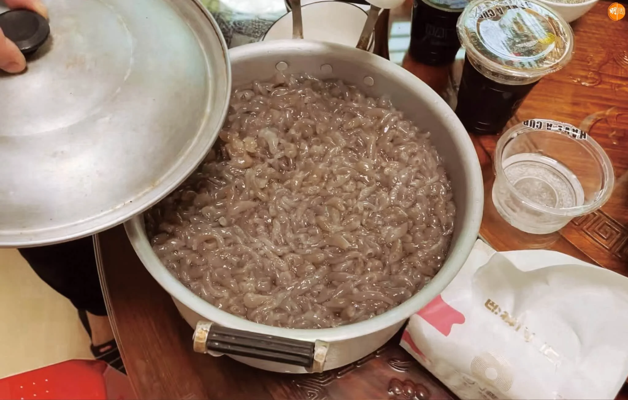 汕尾地道小食「混吶」