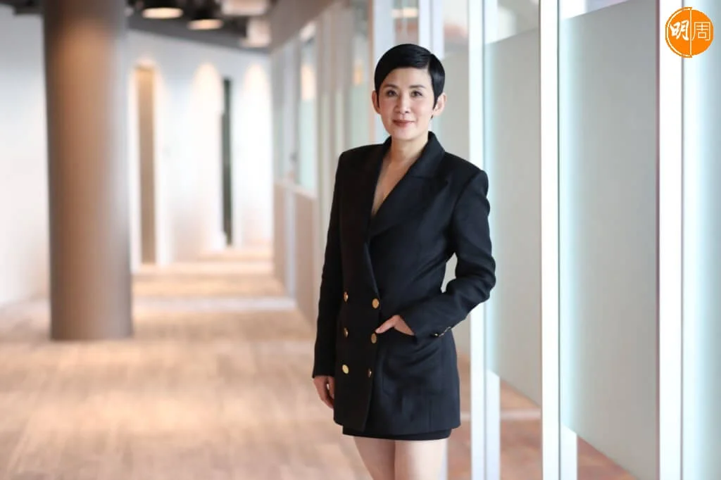 吳君如十七歲加入無綫藝訓班，入行四十年，經歷過不少風浪。