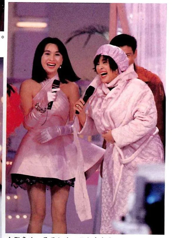 初入行在《歡樂今宵》扮鬼扮馬。