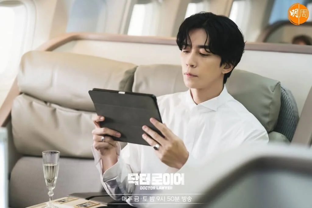 申成祿在第三集登場,是個披着羊皮的狼,而他也換過心……