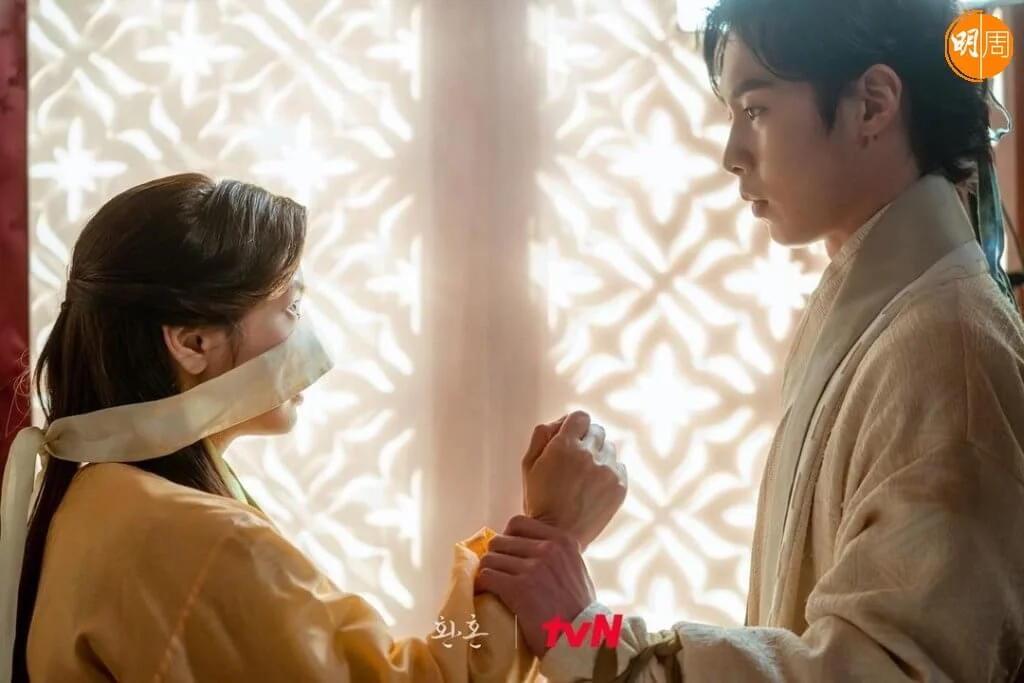 李宰旭演的張煜,一出世就被父親封了氣門,所以他不能學習法術,只寄望落壽可以做其師傅。