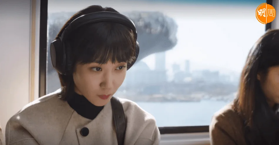 怕人又怕聲,所以她上班途中有最喜歡鯨魚陪伴,若果諗通案情也會出現鯨魚跳出水面的畫面,據知做CG已用了二百億韓圜.