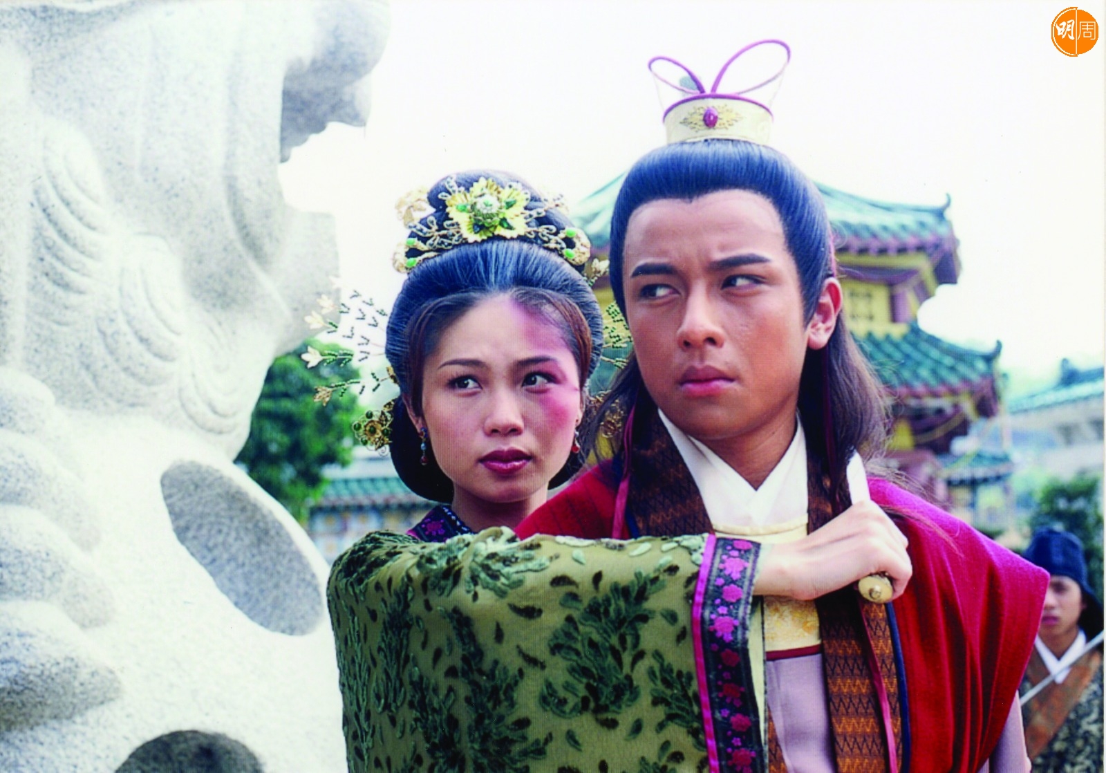 杜大偉因與陳妙瑛合作劇集《無頭東宮》而結緣成為好友。