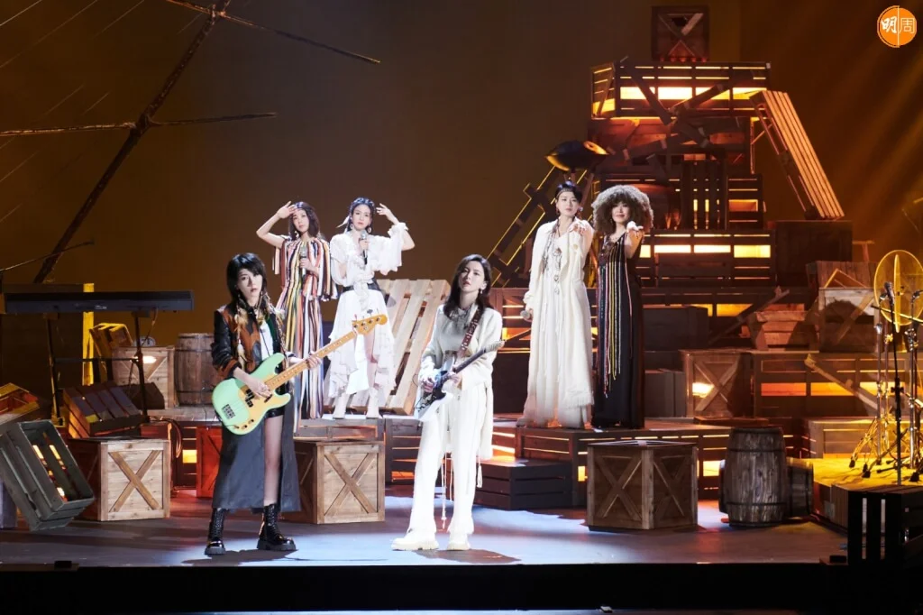 胡杏兒與團隊完成第4次公演後，功成身退。