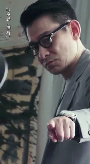 劉德華成年沒回港拍戲了。