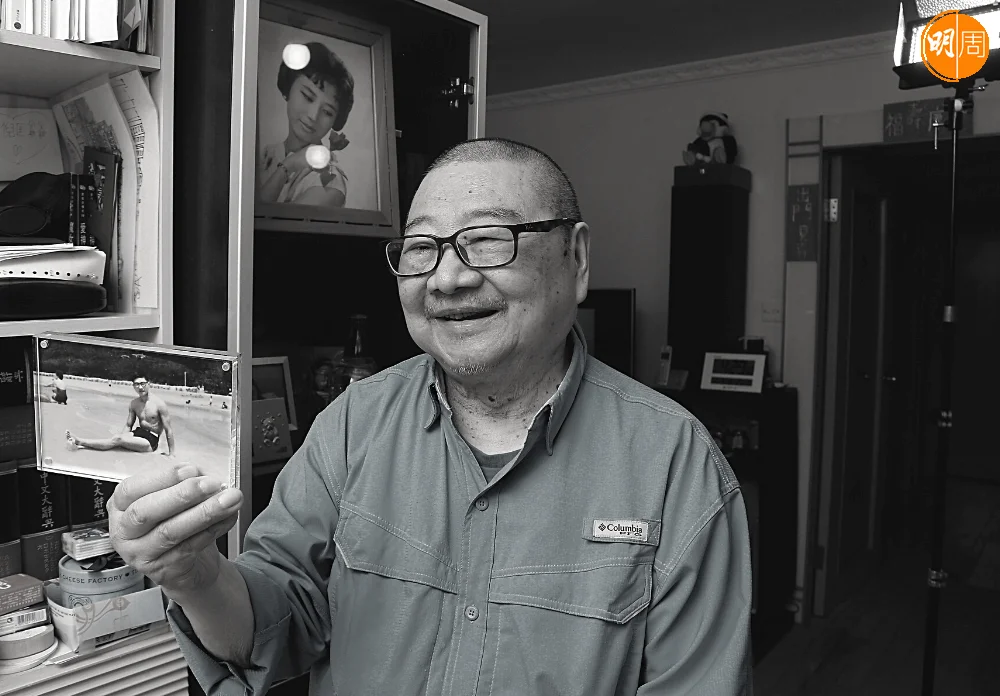 倪匡瀟酒告別了。