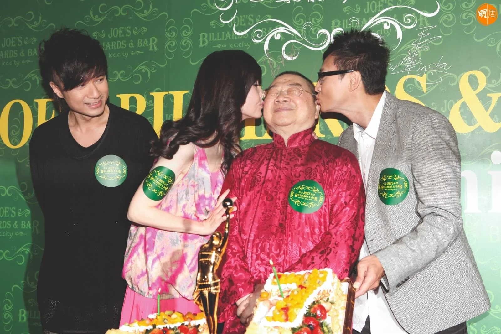 周慧敏透露，倪匡離世時，子女媳婦都陪伴在側。