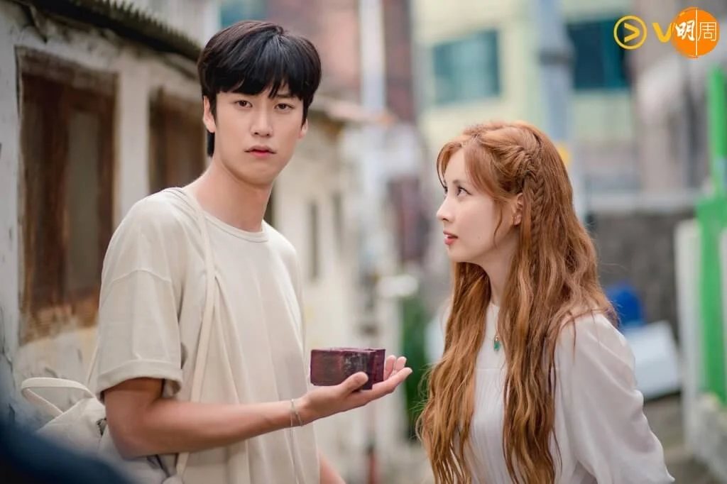 劇中,徐玄一心一意喜歡羅人友,但羅人友不知她有預知能力。