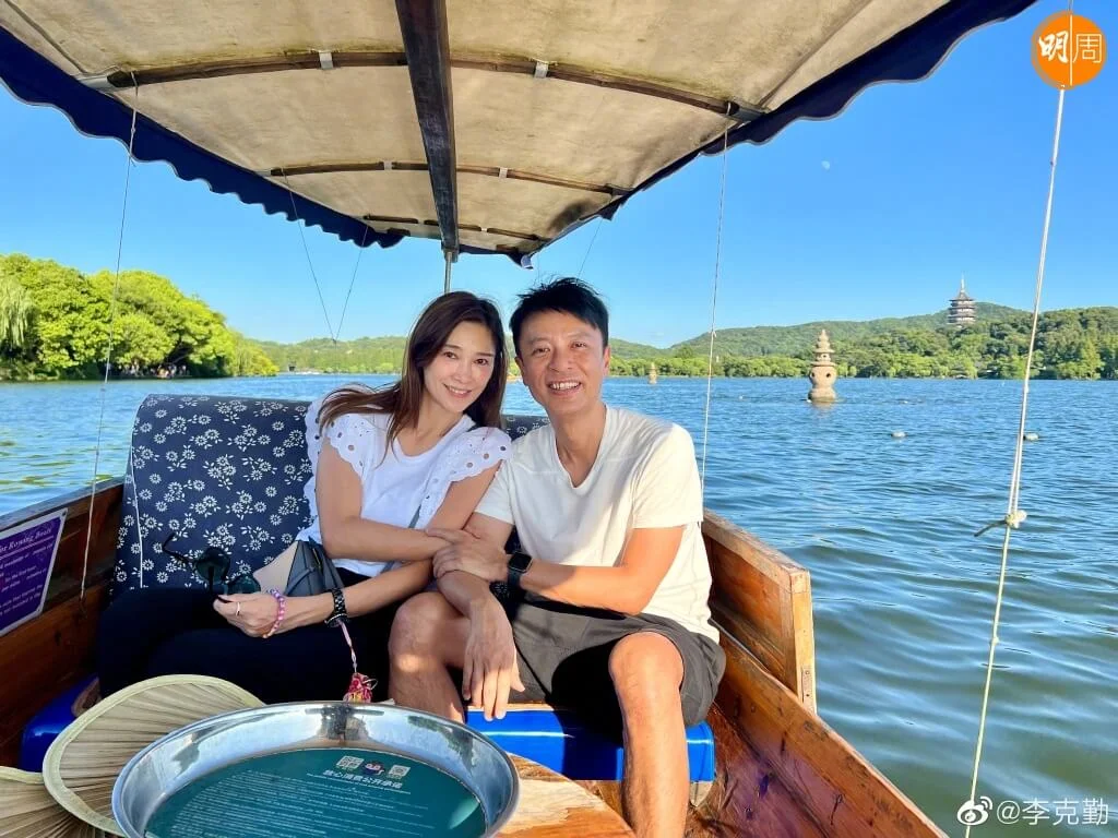李克勤同盧淑儀平日很少放合照，今次拍拖遊杭州罕有曬甜蜜。