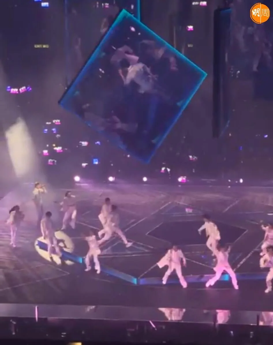 MIRROR紅館演唱會第4場發生巨形屏幕墮下壓傷舞蹈員的嚴重意外。