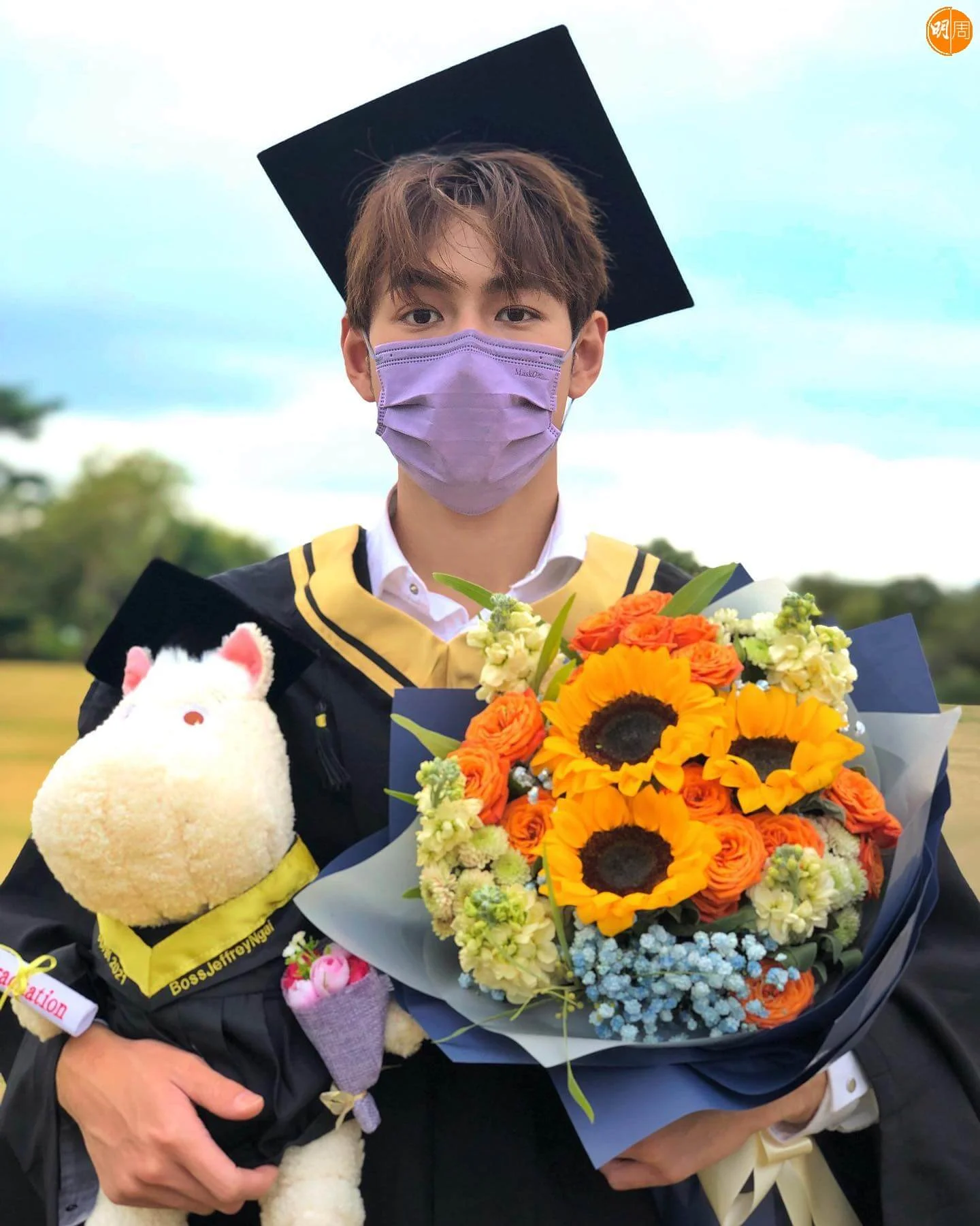 Jeffrey工作學業兩邊兼顧，去年於香港都會大學商業管理系畢業，開始全職幕前工作。