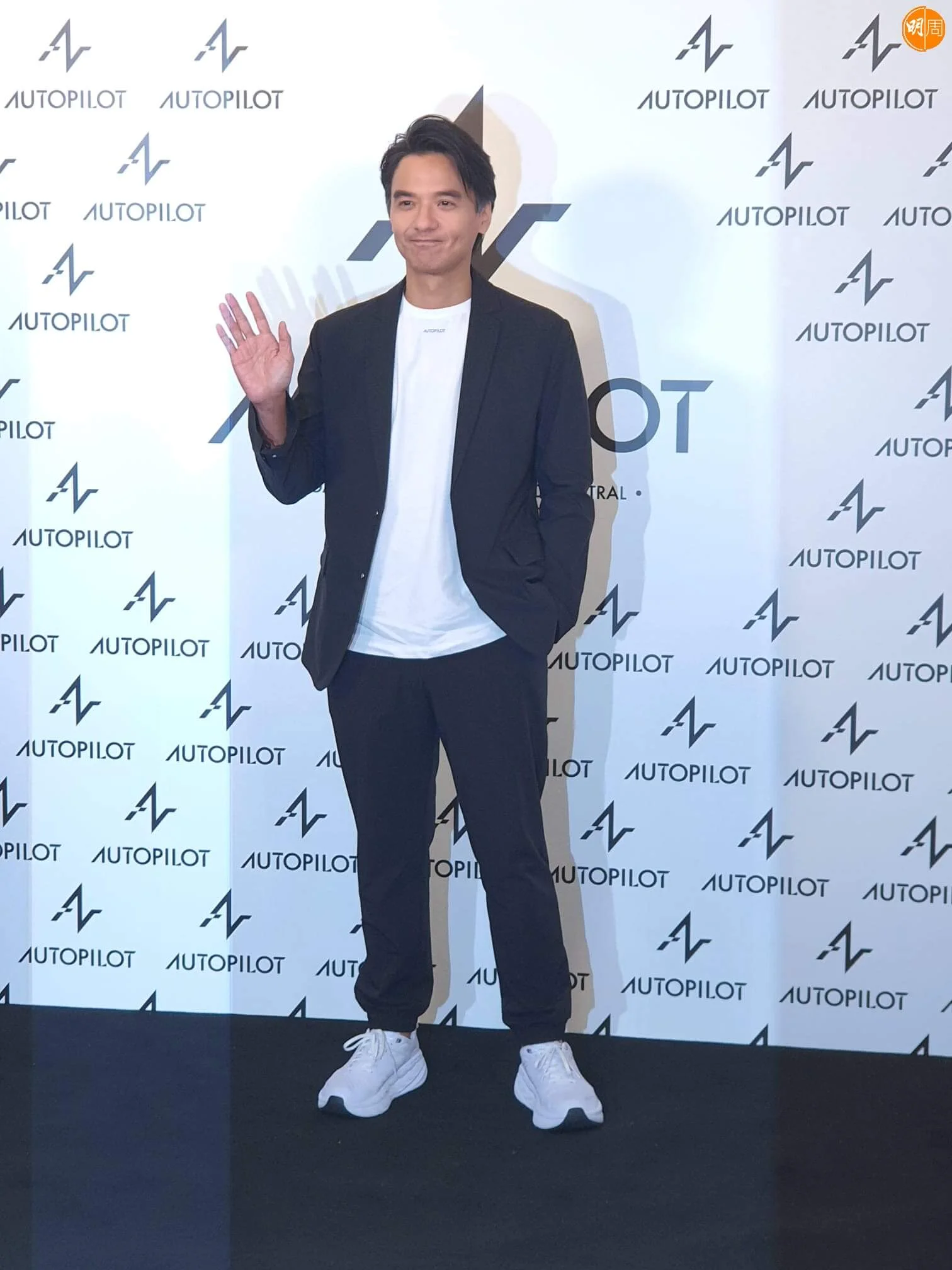 馮德倫轉回演員身份後再以靚仔樣現身幕前。