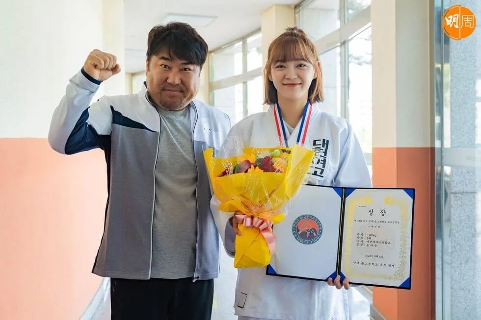 高昌錫飾演金正世的父親，是柔道教練。