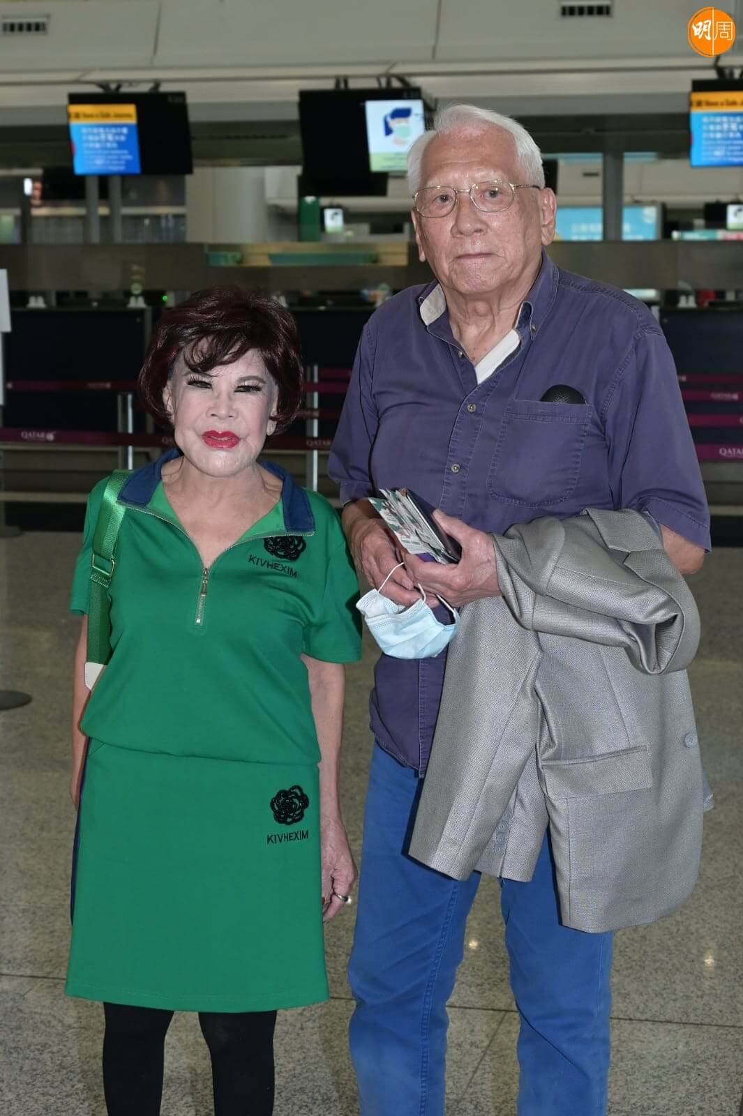 夏蕙姨與老公潘炳烈今早現身機場，啟程到美國。