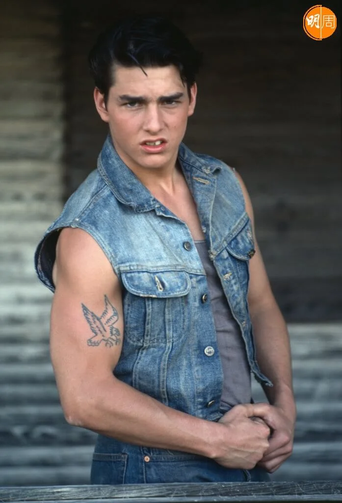 廿歲出頭的「鮮肉湯」湯告魯斯,演技幼嫩惹笑。