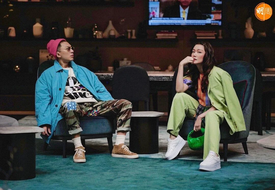 袁偉豪與湯洛雯曬型格。