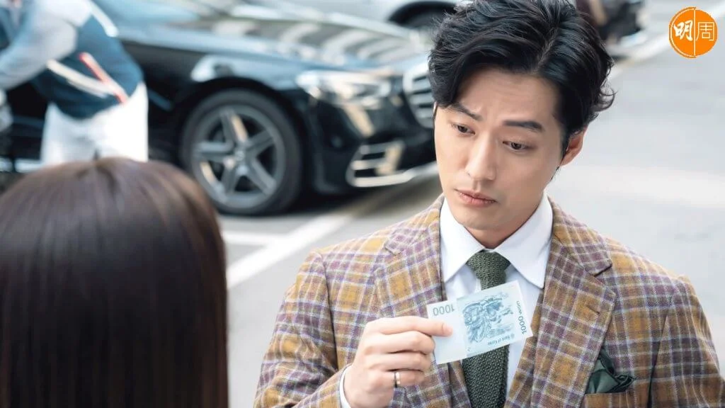 南宮珉飾演的非常律師,每宗官司只收1000韓圜,為弱勢社群爭取公義。