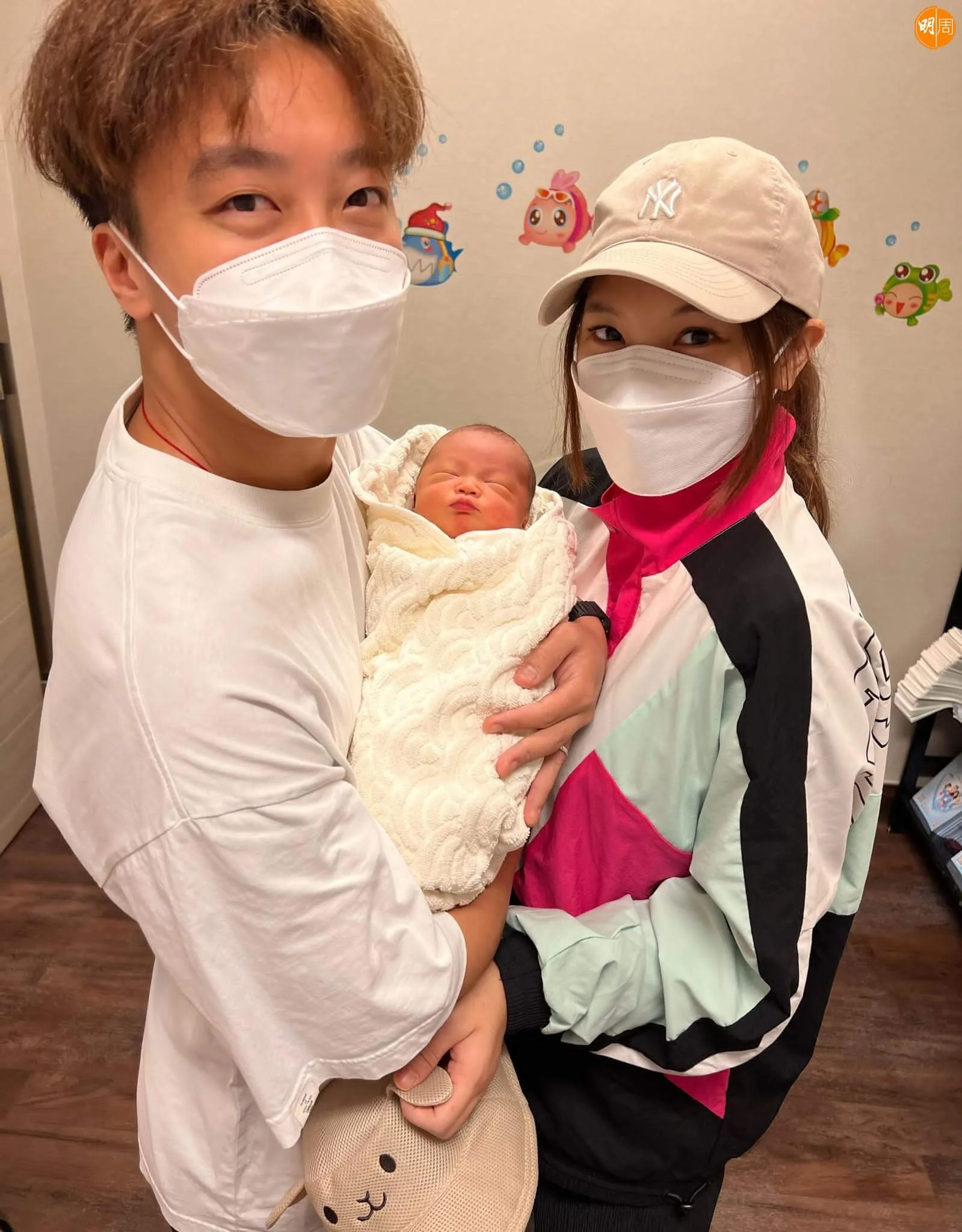 Sunny突然宣布當爸,與太太帶BB同大家見面。