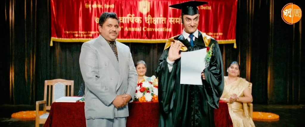 阿米爾汗在片中有令人意想不到的成長經歷,傳承原作《阿甘》的核心精神。