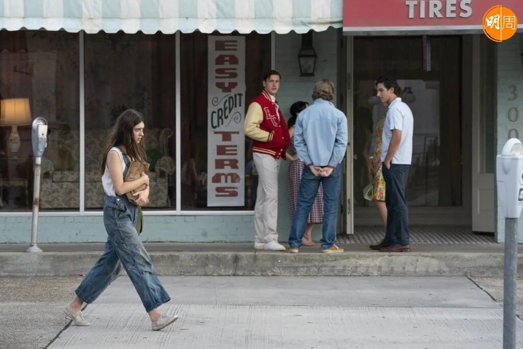 女主角幾經艱辛突破心理關口,走出沼澤以外的世界。