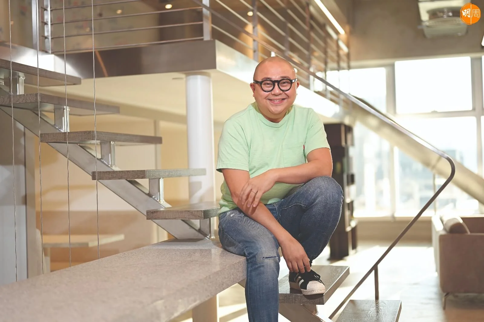 Bob的招牌笑容。