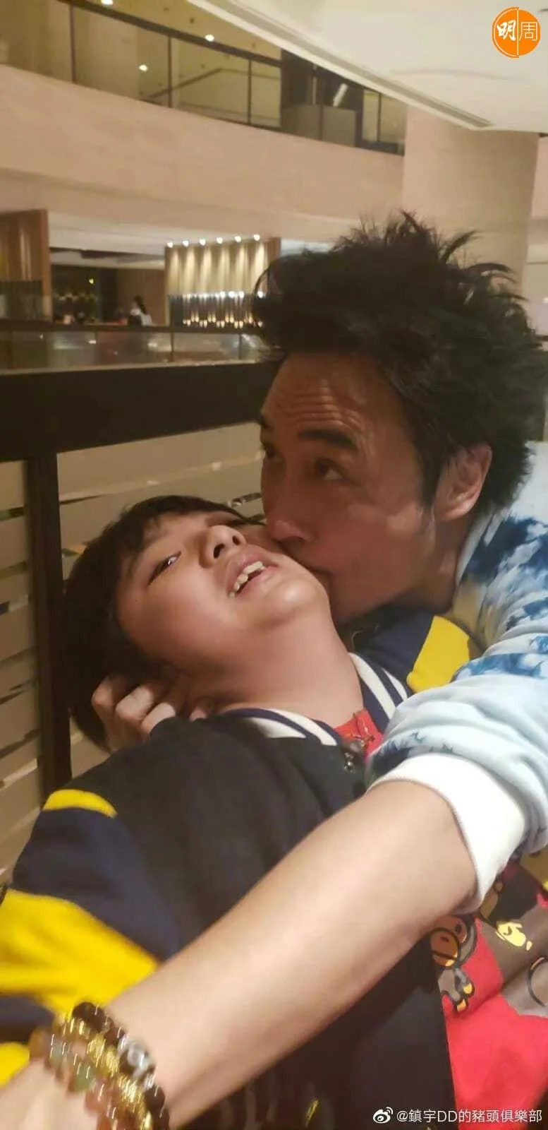 父子其實很有愛。