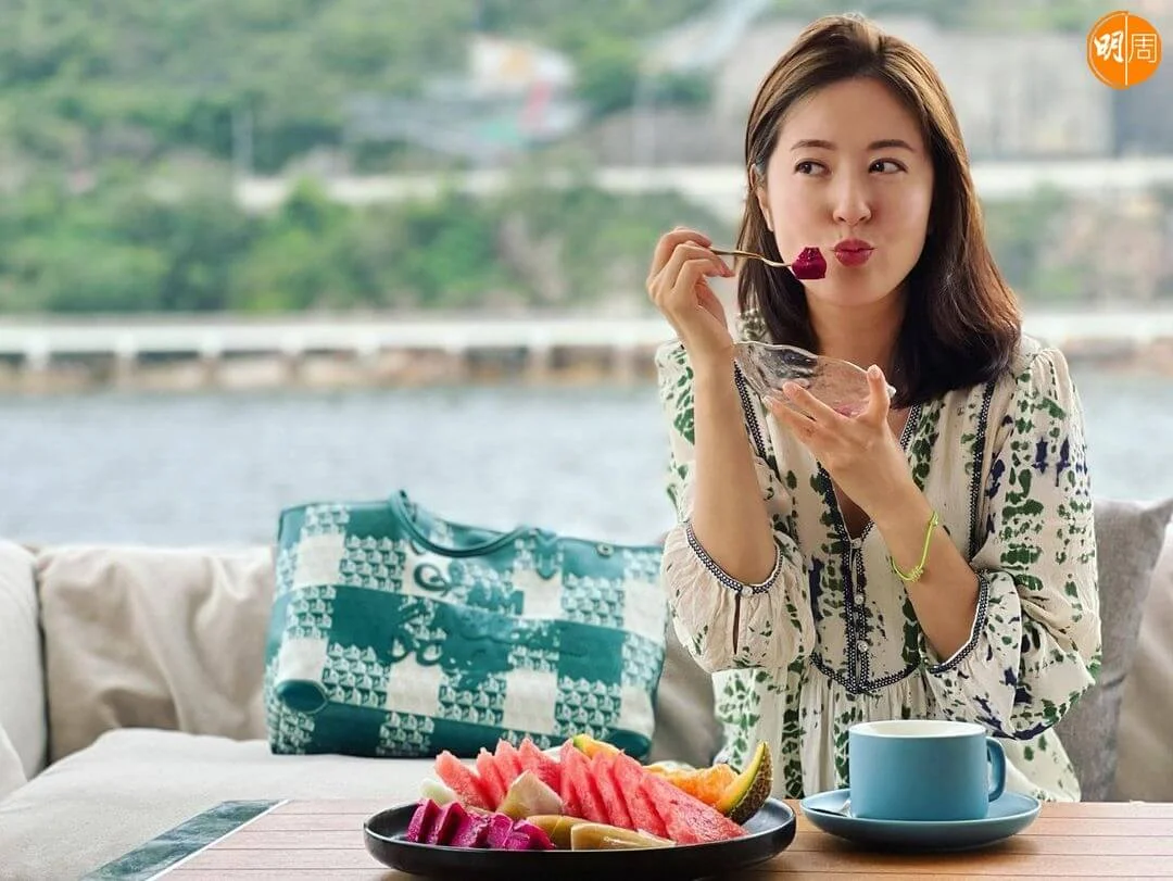 唐詩詠現正放假旅行,待完假後再跟公司洽談細節。