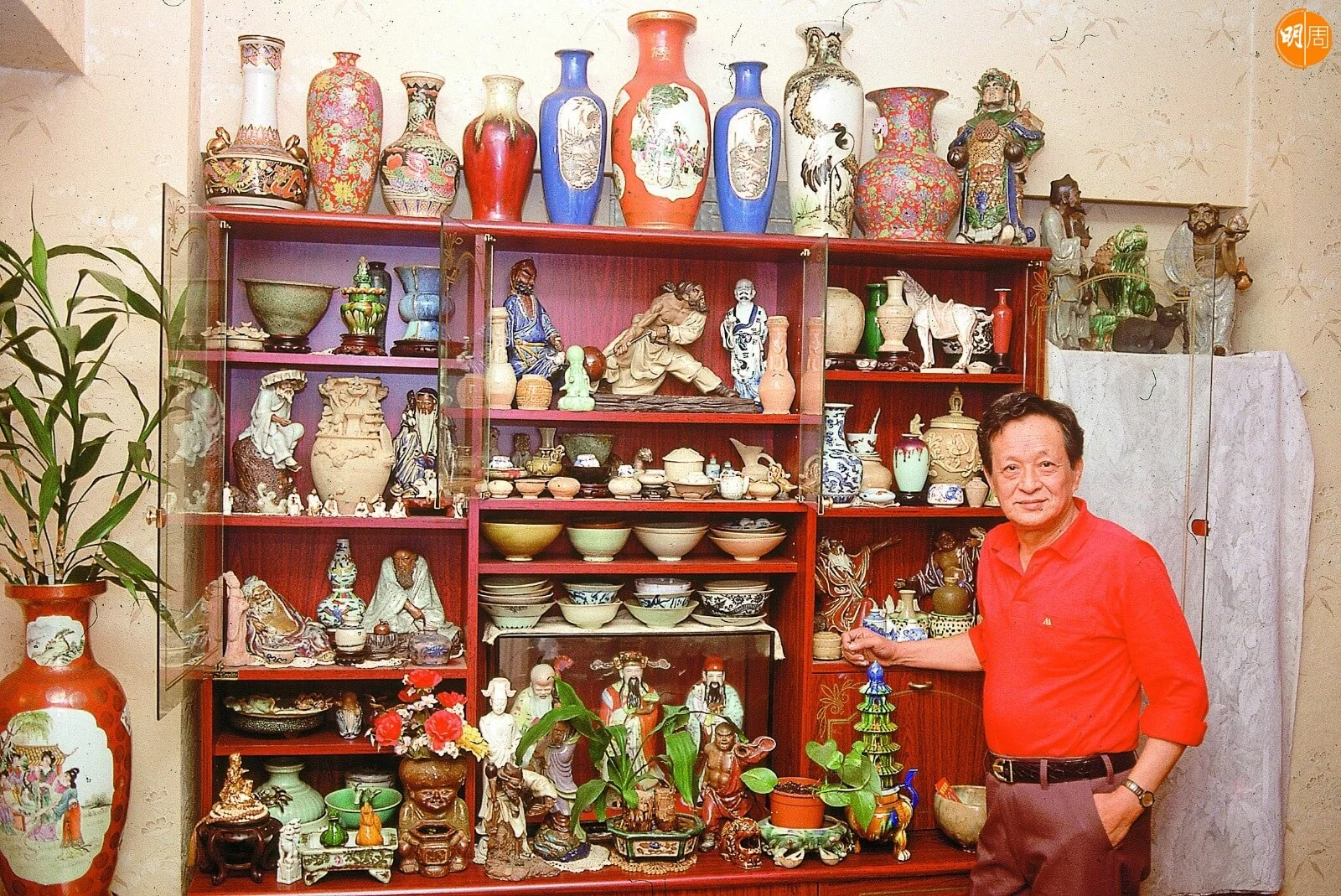 關海山生前留下了大量的古董、名畫、名酒、物業和在三間銀行的存款。