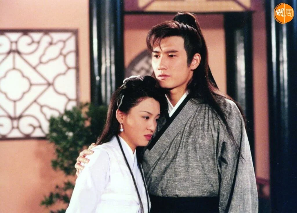 第一套男一作品《雪花神劍》已與陳煒做情侶,最近二人在《黯夜守護者》中又再一次合演一對。