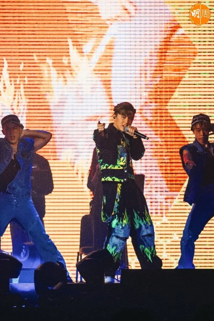 MC騷接騷，早前在《叱咤樂壇Brand New Live 生力軍音樂會》挑戰Eason的《浮誇》獲得不少好評。