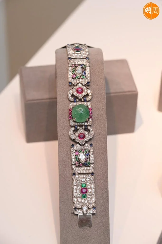 2c27c0f8-6832-476f-b135-948567b9eec8