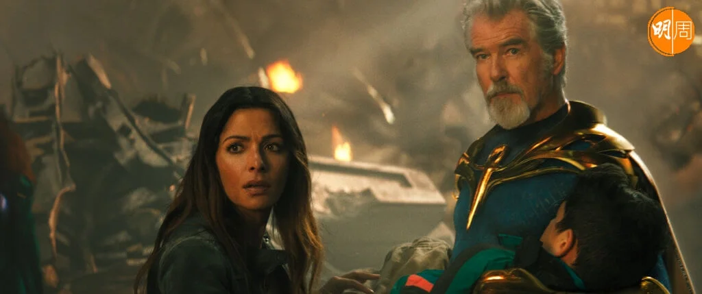 皮雅斯布士南在片中尤為搶鏡。