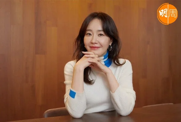 圈中好姊妹鄭麗媛和嚴志媛等也專程前往當地出席,見證幸福時刻。